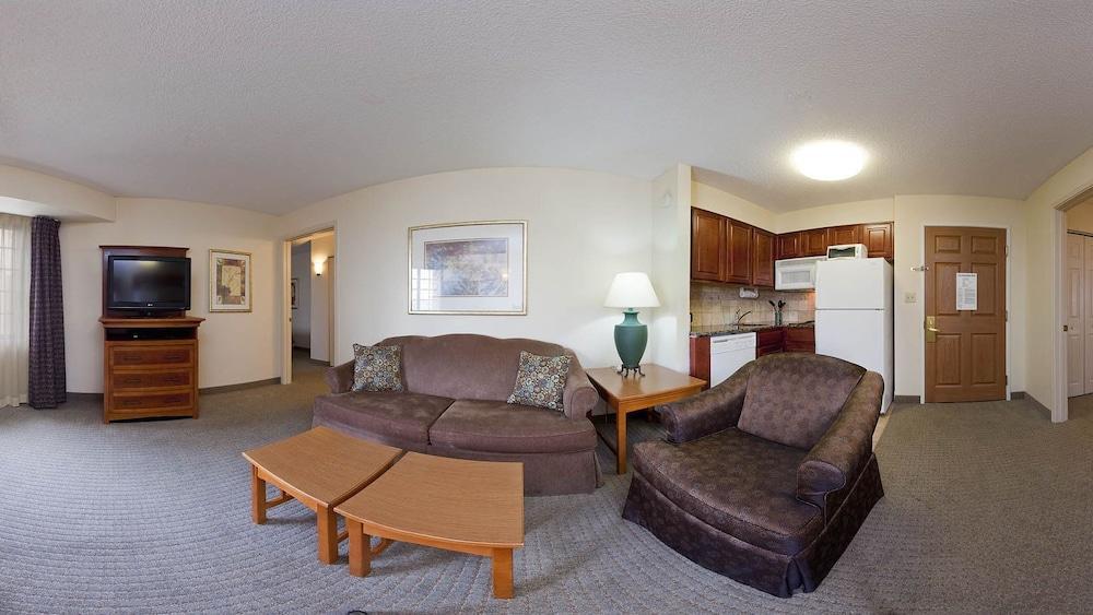 Staybridge Suites Louisville - East By Ihg Экстерьер фото