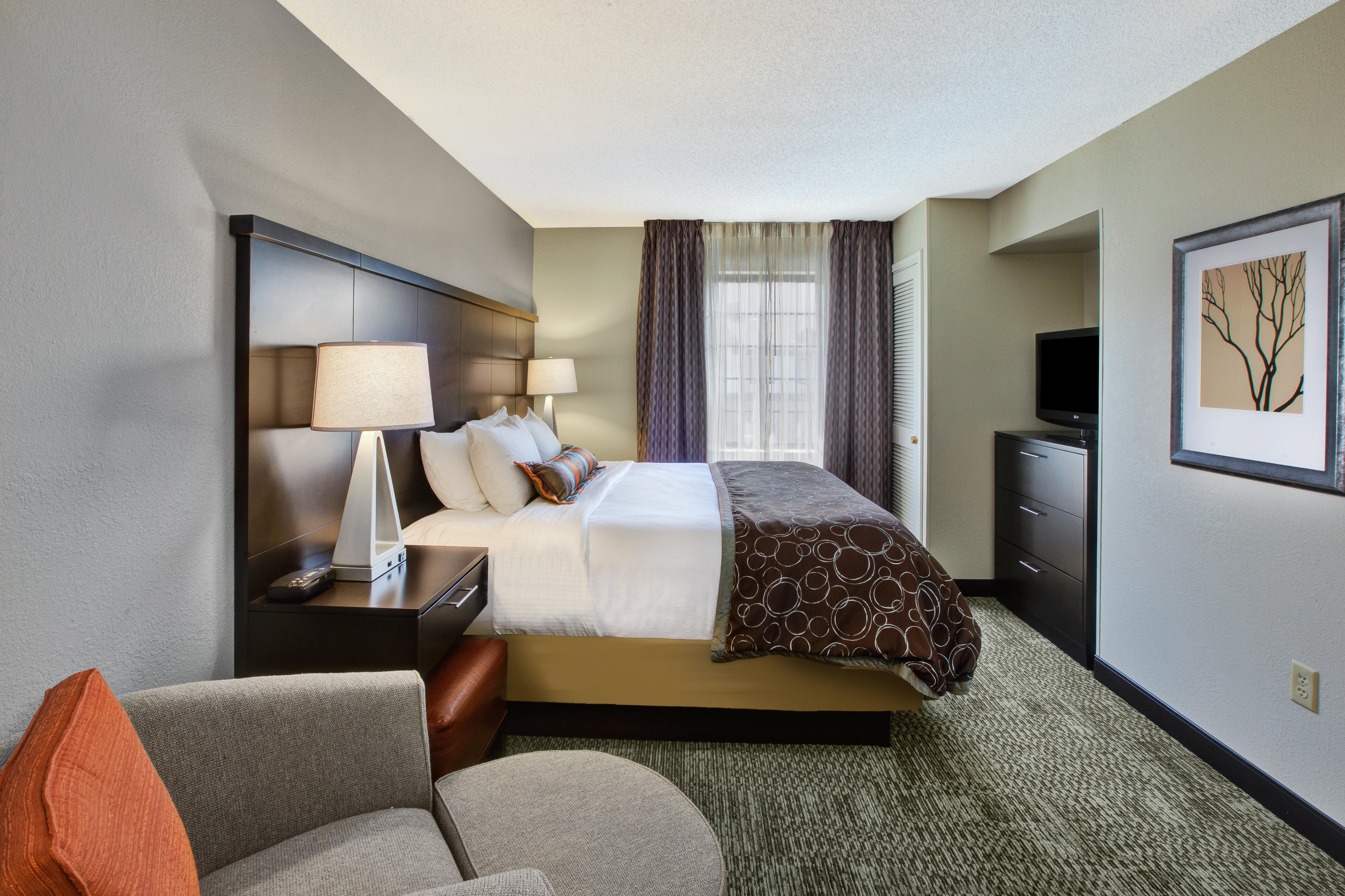 Staybridge Suites Louisville - East By Ihg Экстерьер фото