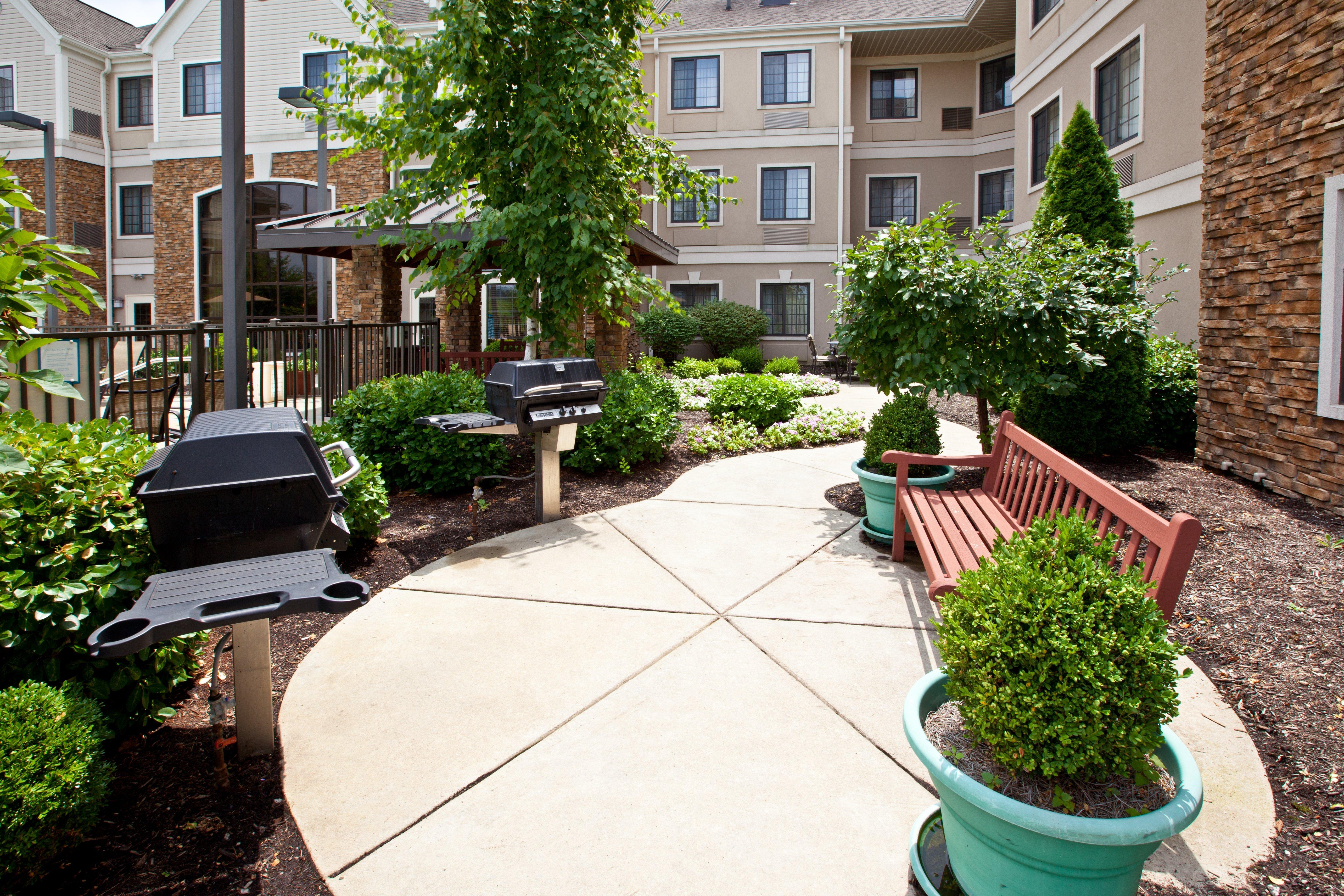 Staybridge Suites Louisville - East By Ihg Экстерьер фото