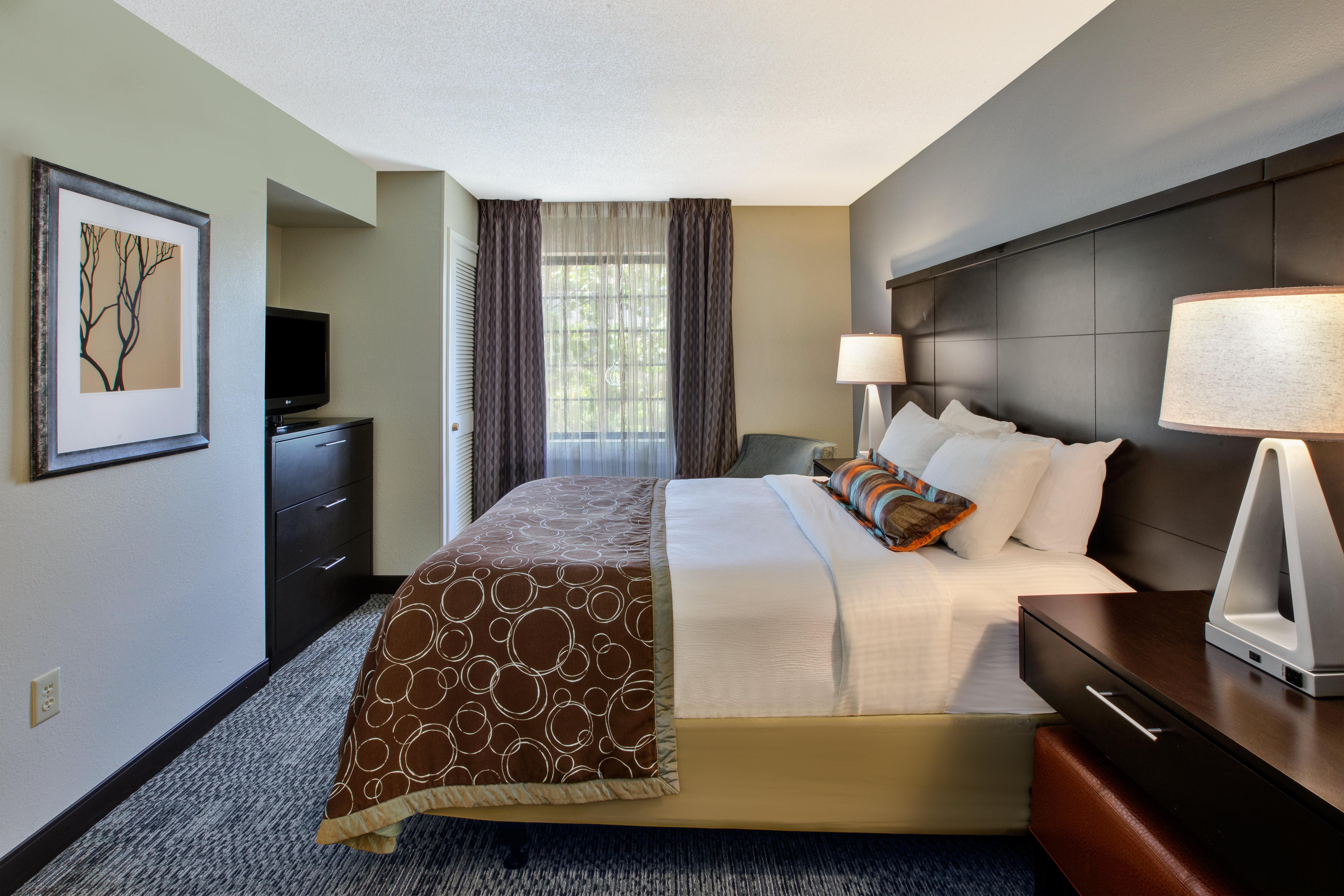 Staybridge Suites Louisville - East By Ihg Экстерьер фото