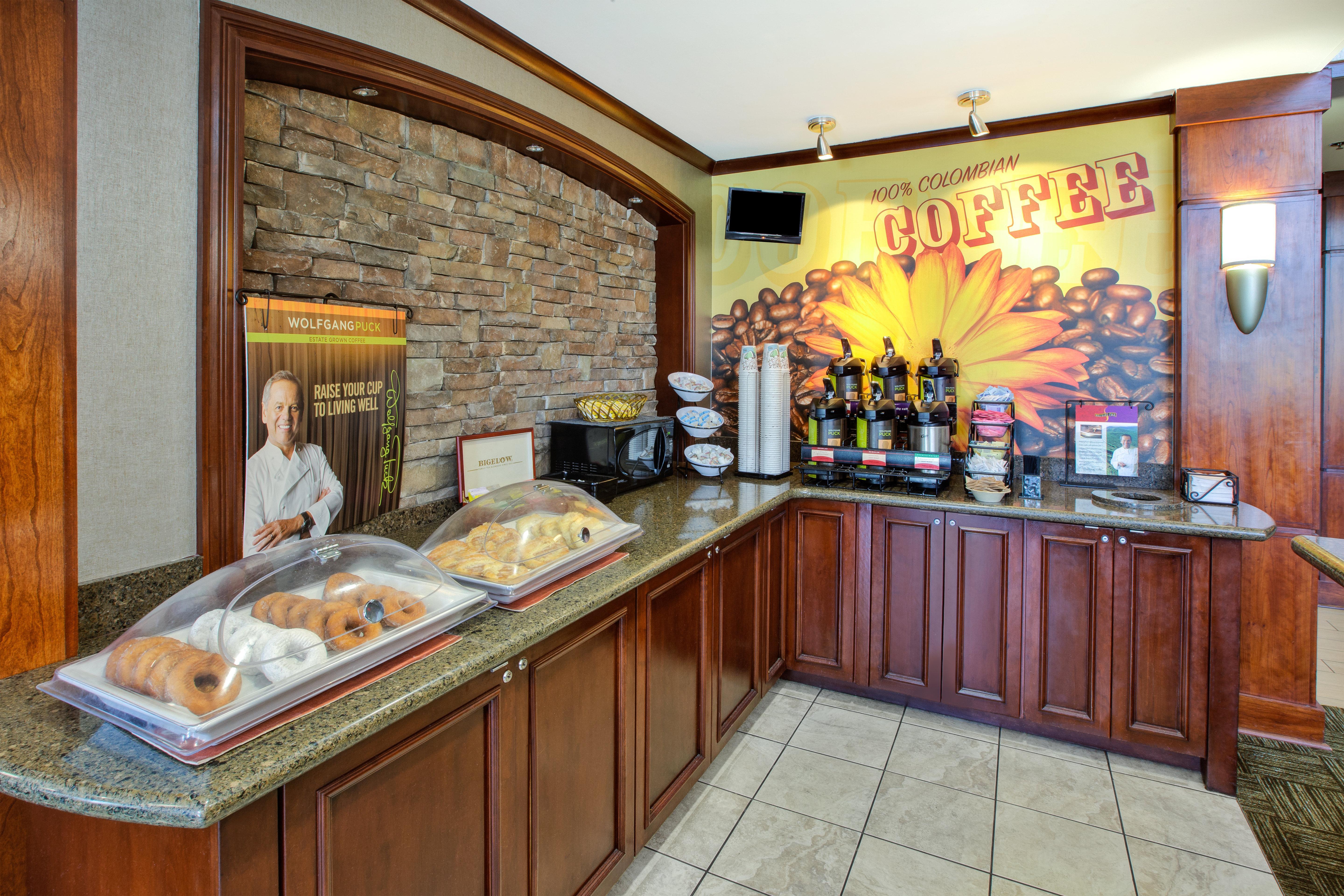 Staybridge Suites Louisville - East By Ihg Экстерьер фото