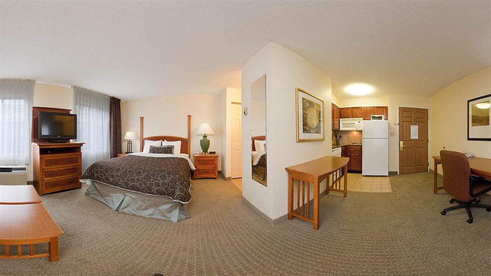 Staybridge Suites Louisville - East By Ihg Экстерьер фото