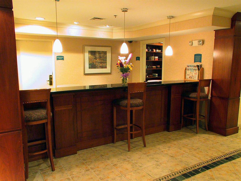 Staybridge Suites Louisville - East By Ihg Ресторан фото